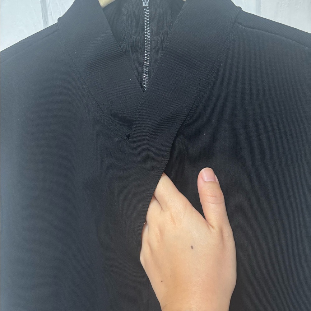 Black Sleeveless Top - Picture 3 of 8